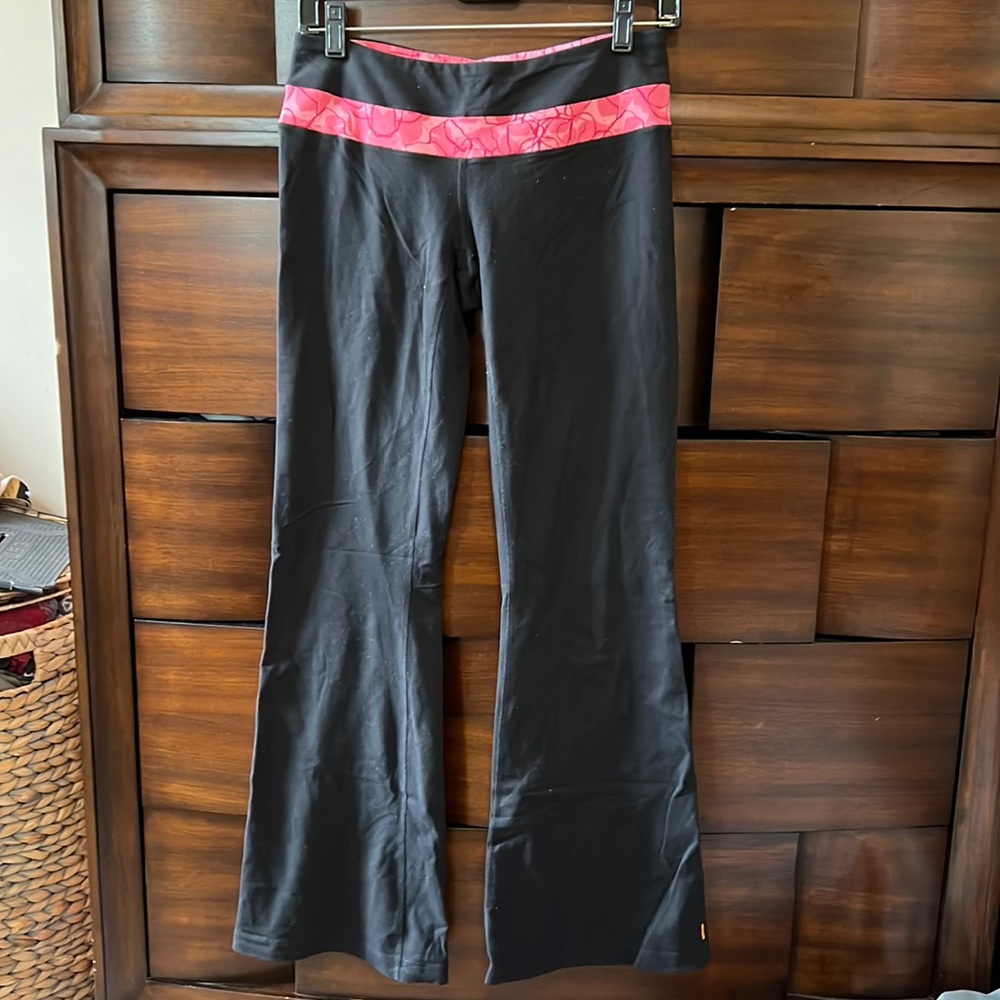 Lucy size small activewear pants
